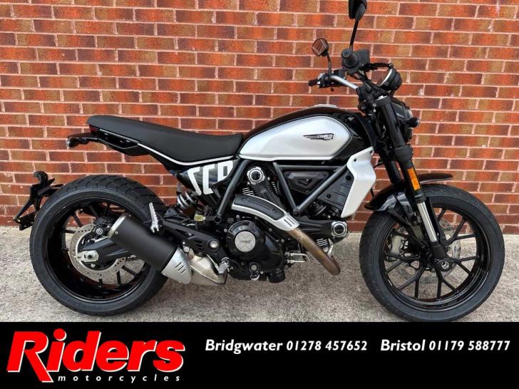 DUCATI SCRAMBLER 800 ICON 