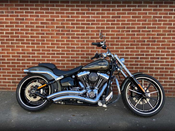 Harley-Davidson FXSB BREAKOUT 1690 16 