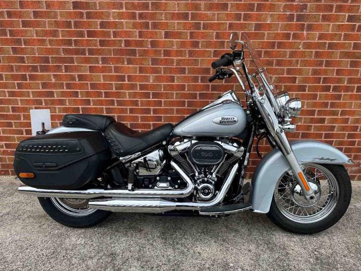 HARLEY-DAVIDSON FLHCS HERITAGE CLASSIC 114 