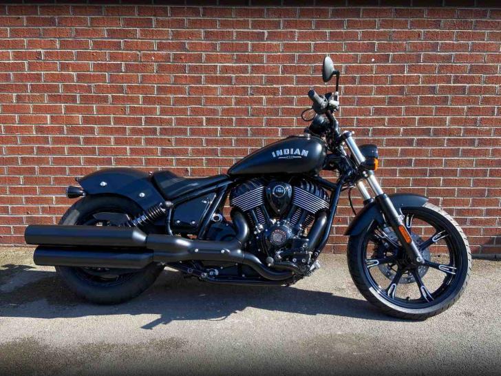 INDIAN MOTORCYCLE CHIEF DARK HORSE