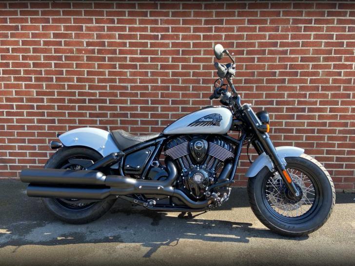 INDIAN MOTORCYCLE CHIEF BOBBER DARK HORSE
