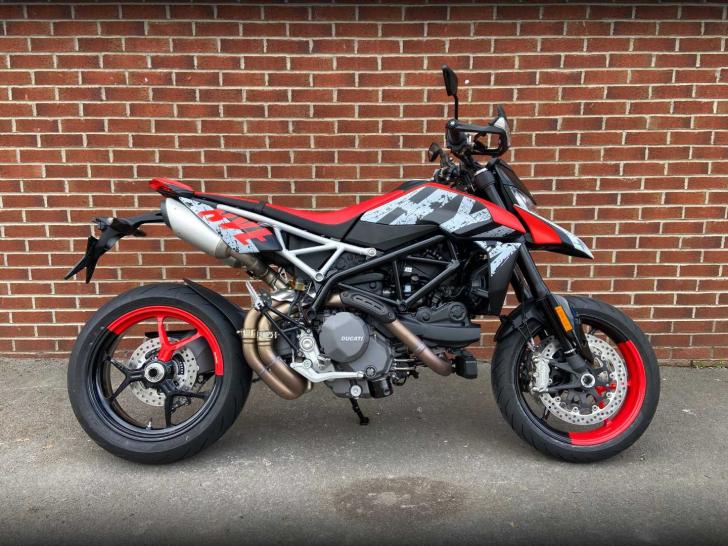 DUCATI HYPERMOTARD 950