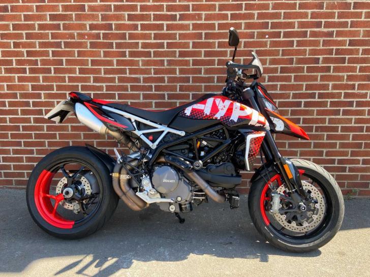 Ducati HYPERMOTARD 950