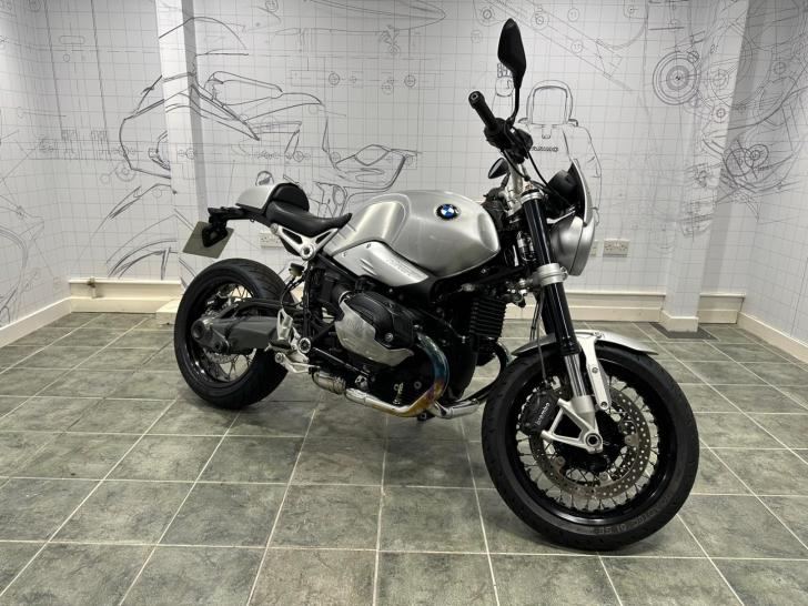 BMW R NINE T