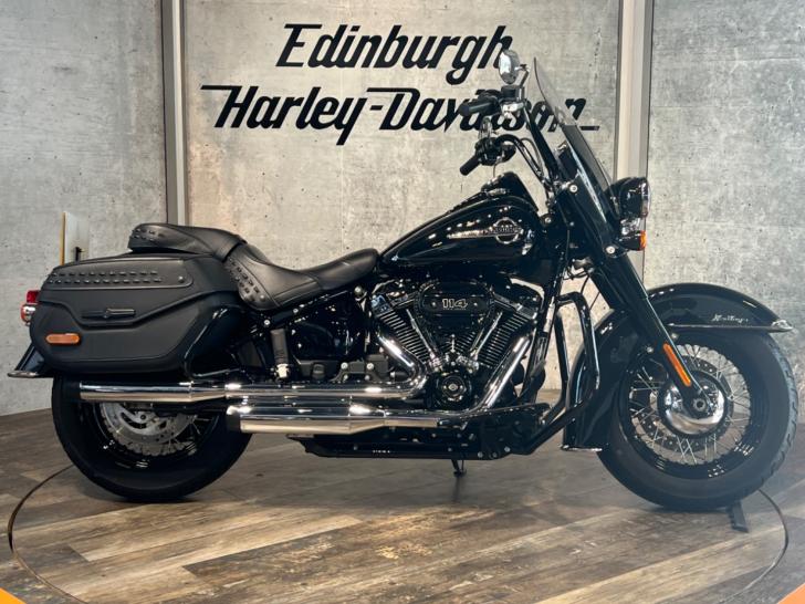 Harley-Davidson SOFTAIL FLHCS HERITAGE CLASSIC 114