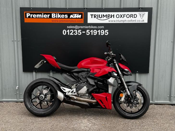 Ducati STREETFIGHTER V2