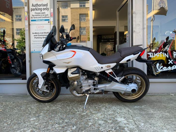 Moto Guzzi V100 Mandello