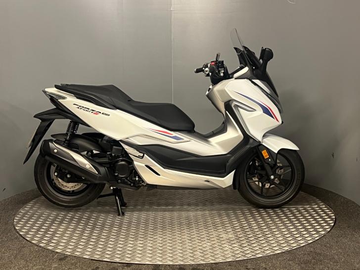 Honda FORZA 300