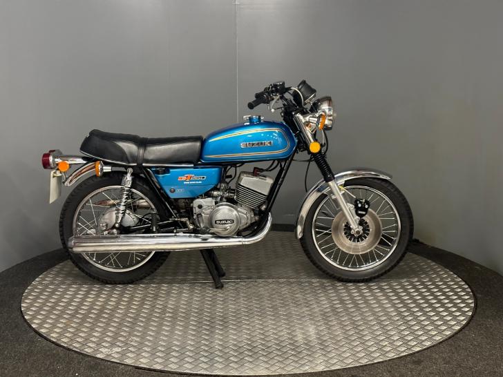 Suzuki GT250