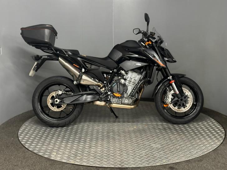 KTM 890 DUKE