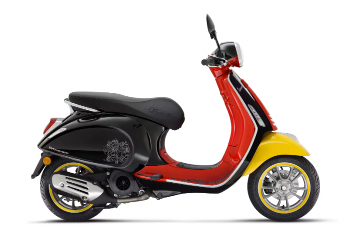 Vespa Primavera 125 Mickey Mouse Edition