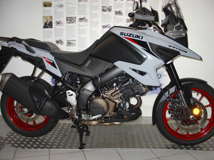 SUZUKI V-STROM 1050XT