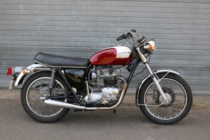 Triumph BONNEVILLE T140