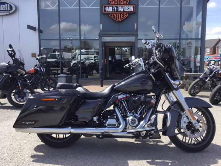 Harley-Davidson CVO FLHXSE STREET GLIDE