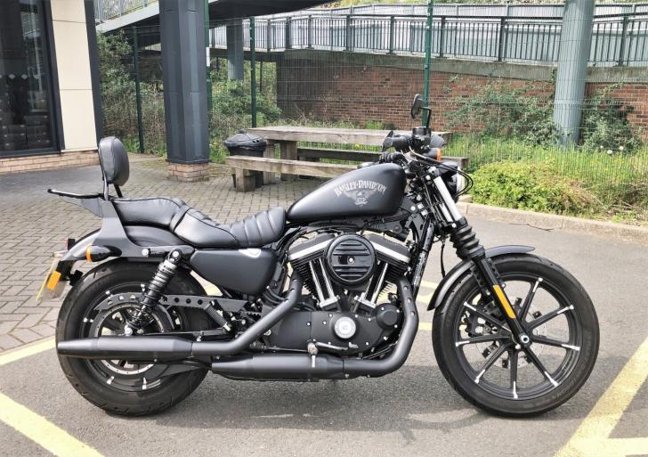 Harley-Davidson SPORTSTER XL883N IRON