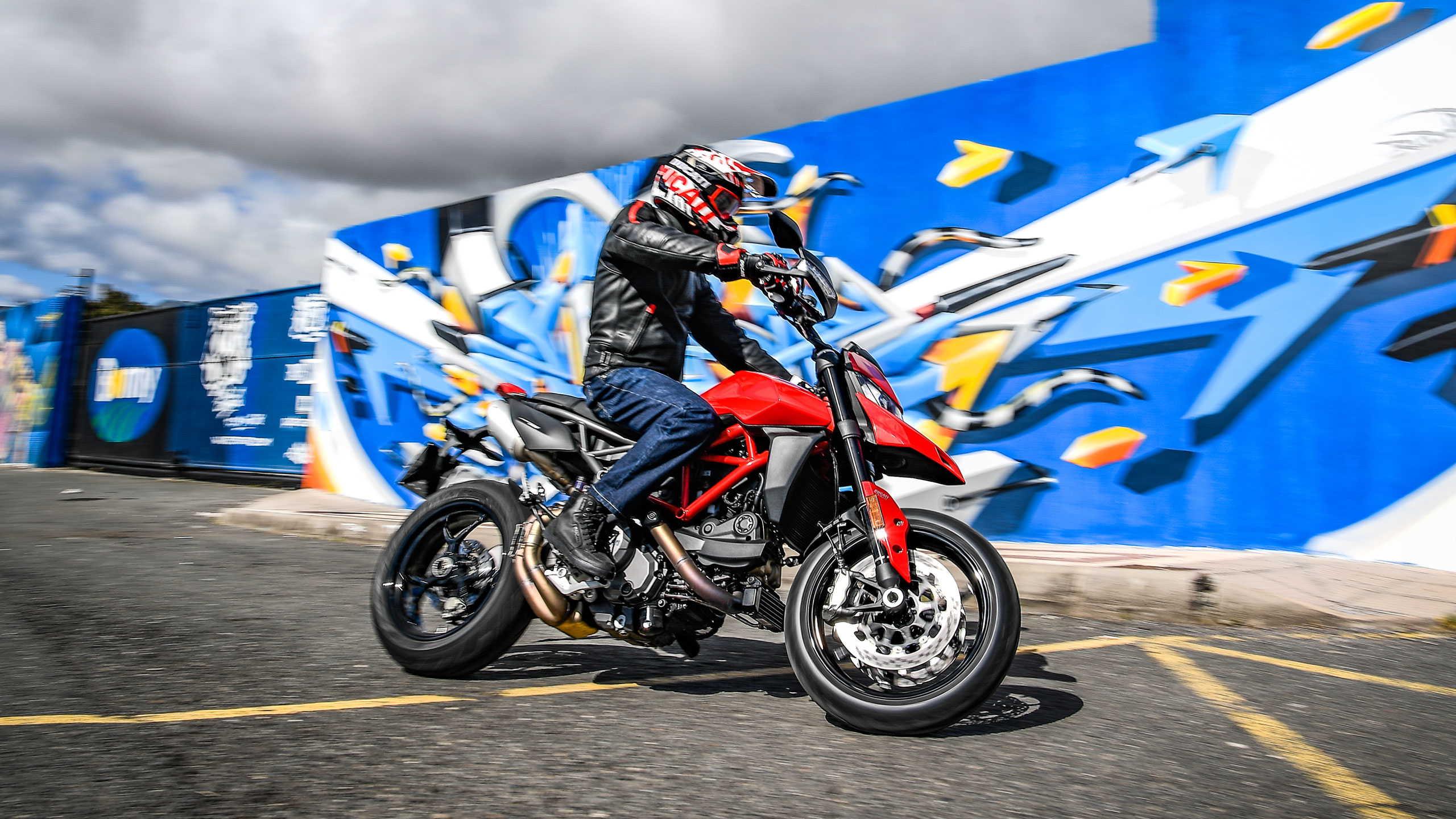 New Ducati Supermoto Hypermotard 950 Motorcycles for sale | Ducati Alton
